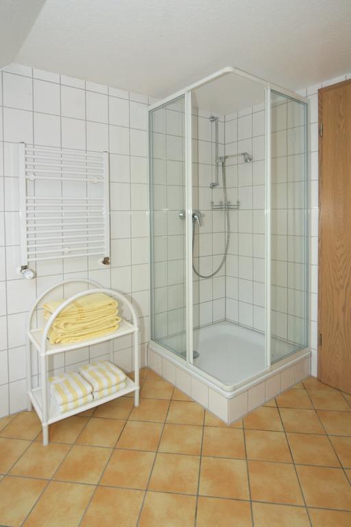 Pension Burggaststaette Heyken Neuharlingersiel Quarto foto