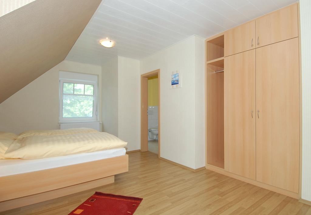 Pension Burggaststaette Heyken Neuharlingersiel Quarto foto