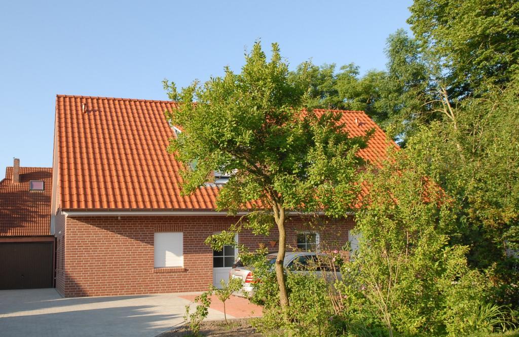 Pension Burggaststaette Heyken Neuharlingersiel Exterior foto